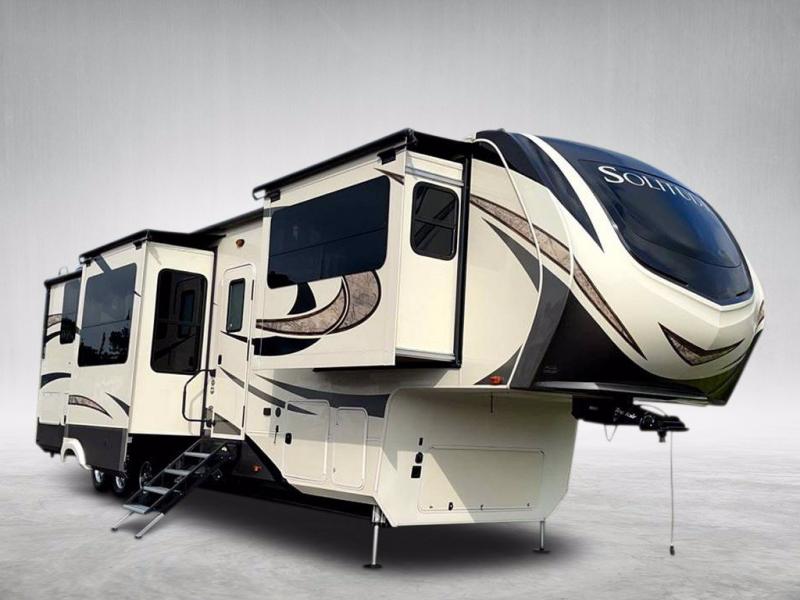 2017 Grand Design RV SOLITUDE 374TH 2017 Grand Design RV SOLITUDE 374TH