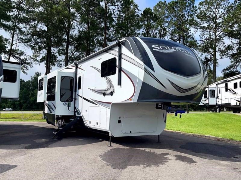 2022 Grand Design RV SOLITUDE 375RES-R 2022 Grand Design RV SOLITUDE 375RES-R