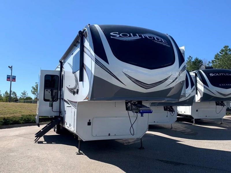 2022 Grand Design RV SOLITUDE 375RES-R 2022 Grand Design RV SOLITUDE 375RES-R