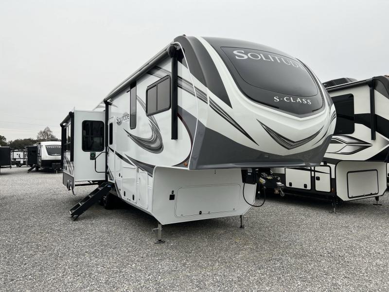 2022 Grand Design RV SOLITUDE 2930RL-R 2022 Grand Design RV SOLITUDE 2930RL-R