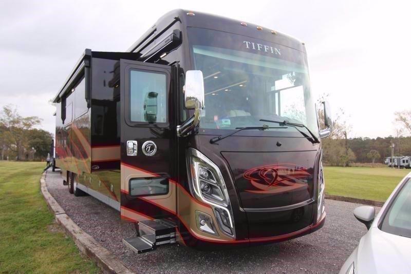2020 Tiffin Motorhomes ZEPHYR 45 PZ 2020 Tiffin Motorhomes ZEPHYR 45 PZ