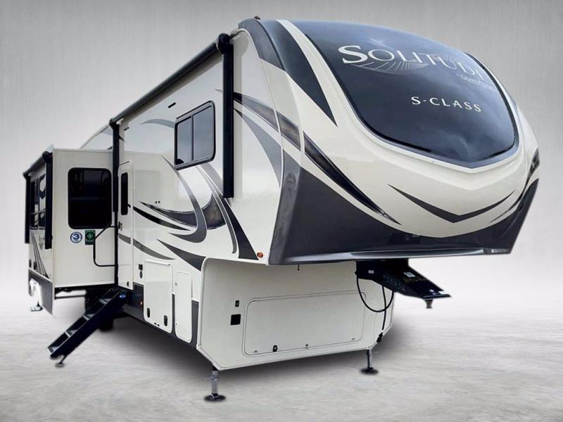 2021 Grand Design RV SOLITUDE 3740BH-R 2021 Grand Design RV SOLITUDE 3740BH-R