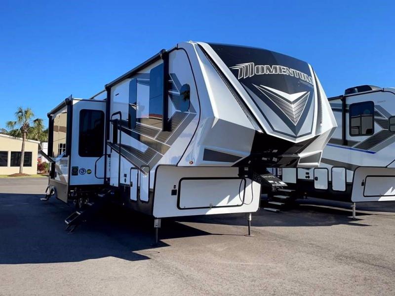 2022 Grand Design RV MOMENTUM 395MS-R 2022 Grand Design RV MOMENTUM 395MS-R