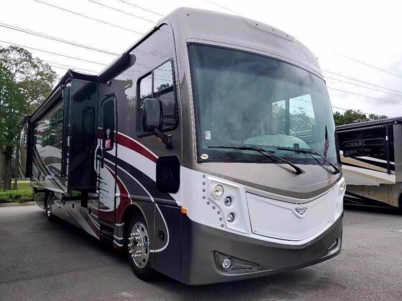 2021 Fleetwood RV PACE ARROW 35QS 2021 Fleetwood RV PACE ARROW 35QS