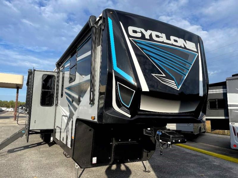 2023 Heartland RV CYCLONE 4014C 2023 Heartland RV CYCLONE 4014C