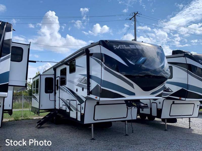 2022 Heartland RV MILESTONE 326RL 2022 Heartland RV MILESTONE 326RL