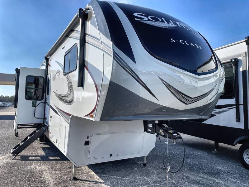 2022 Grand Design RV SOLITUDE 3740 BH-R 2022 Grand Design RV SOLITUDE 3740 BH-R
