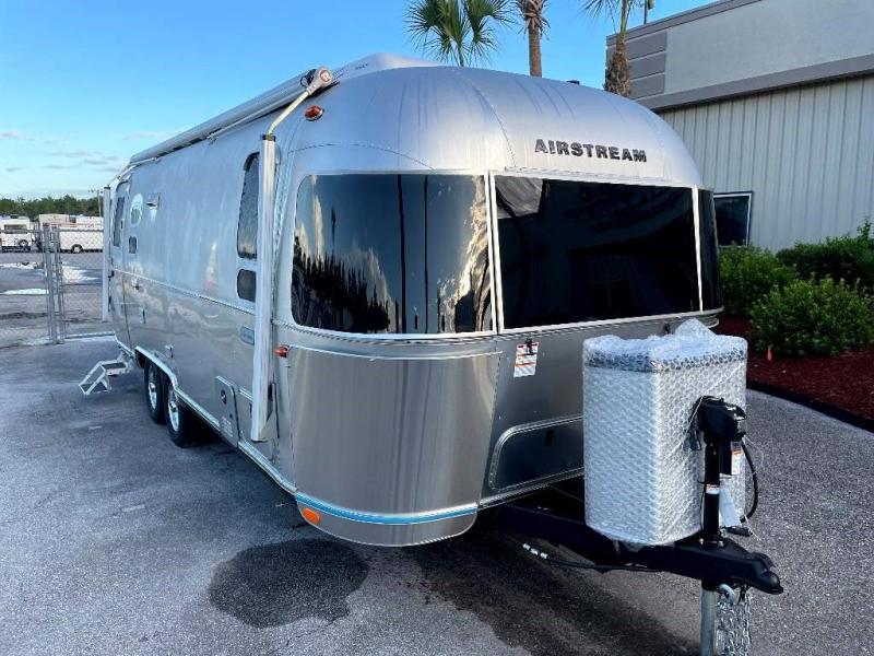 2022 Airstream GLOBETROTTER 25FB 2022 Airstream GLOBETROTTER 25FB