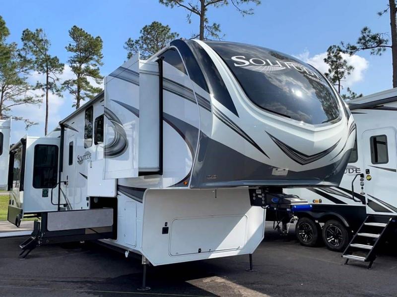 2022 Grand Design RV SOLITUDE 373FB-R 2022 Grand Design RV SOLITUDE 373FB-R