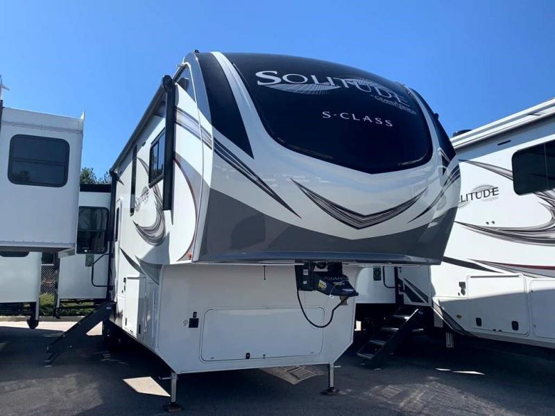 2022 Grand Design RV SOLITUDE 3540GK-R 2022 Grand Design RV SOLITUDE 3540GK-R