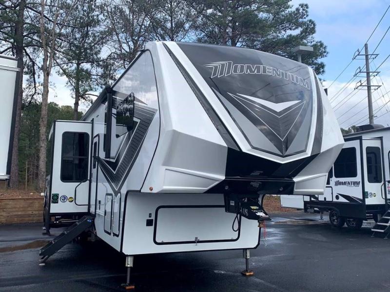 2022 Grand Design RV MOMENTUM 381MS-R 2022 Grand Design RV MOMENTUM 381MS-R