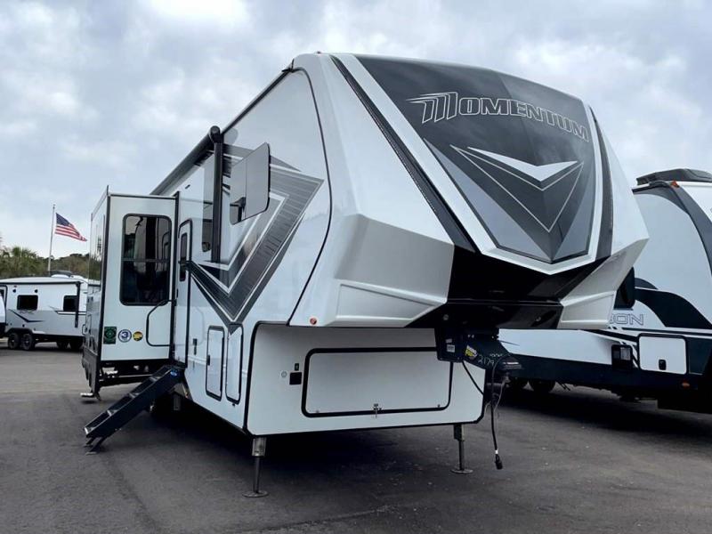 2022 Grand Design RV MOMENTUM 351MS-R 2022 Grand Design RV MOMENTUM 351MS-R