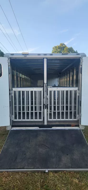 2015 Sundowner Trailers Showstock Horse & Livestock