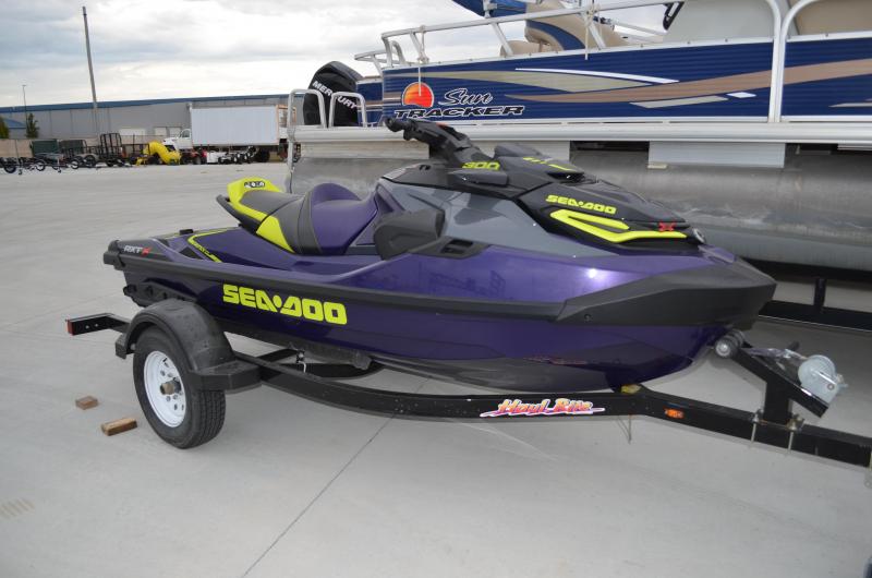 2021 Sea-Doo/BRP RXT-X 300 WITH SOUND PWC (Personal Watercraft) 2021 Sea-Doo/BRP RXT-X 300 WITH SOUND PWC (Personal Watercraft)