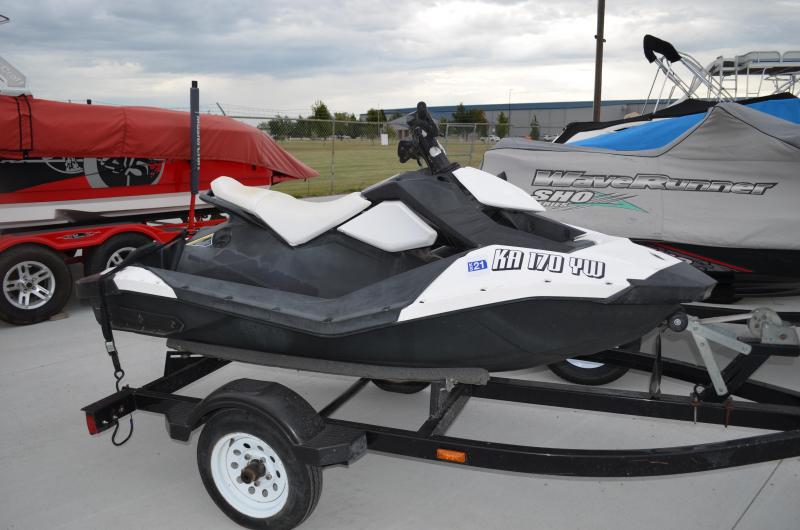 2015 Sea-Doo/BRP SPARK TRIXX PWC (Personal Watercraft) 2015 Sea-Doo/BRP SPARK TRIXX PWC (Personal Watercraft)