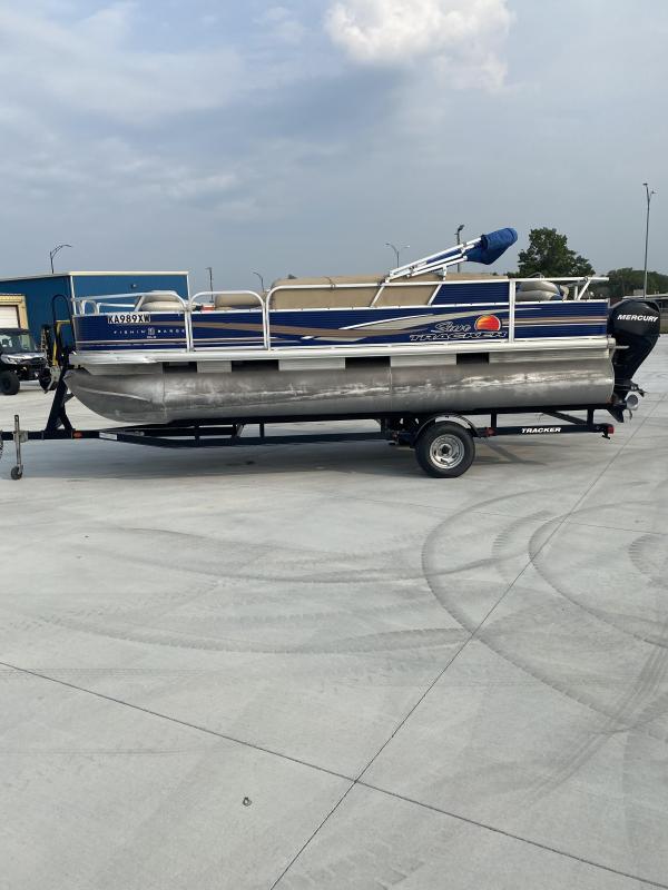 2012 Sun Tracker Fishing Barge 20 DLX Pontoon Boat 2012 Sun Tracker Fishing Barge 20 DLX Pontoon Boat