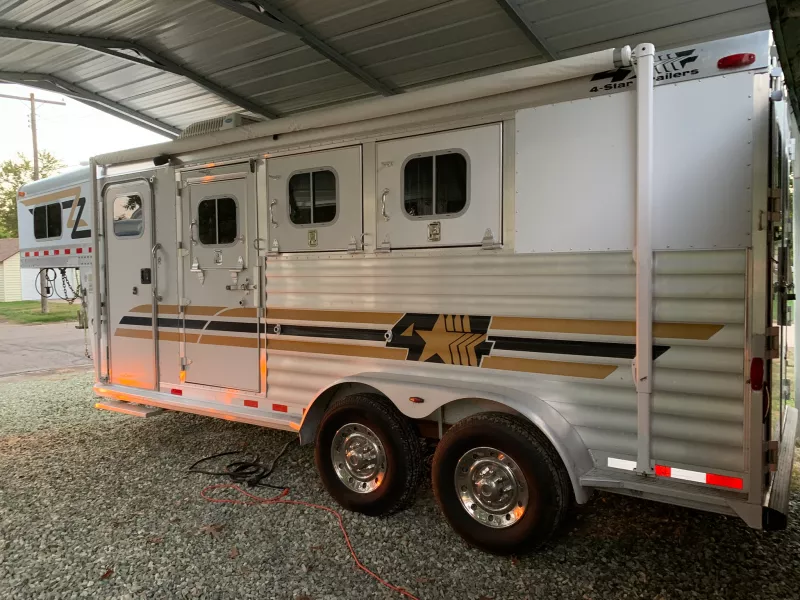 2003 4 STAR  3 horse