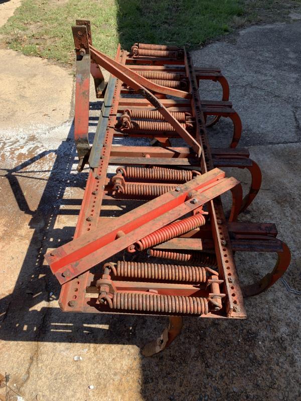 2005 FRED CAIN Farm / Ranch 11 Shank Cultivator 2005 FRED CAIN Farm / Ranch 11 Shank Cultivator