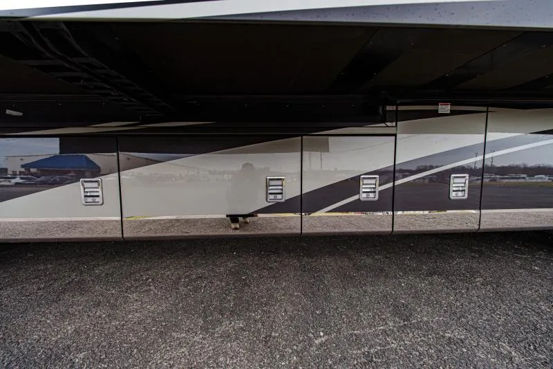 used Travel Trailers Newmar  for sale, in North Jackson, OH Thumbnail 10