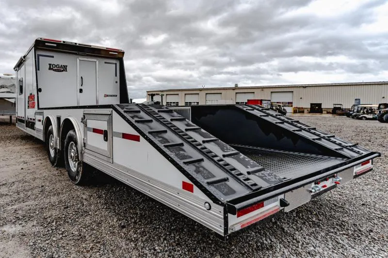 new Toy Haulers Logan Coach  for sale, in North Jackson, OH Thumbnail 9