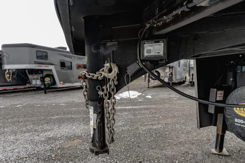 used Horse Trailers Logan Coach  for sale, in North Jackson, OH Thumbnail 4