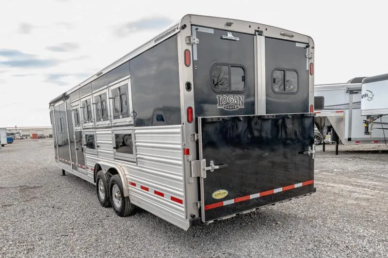 used Horse Trailers Logan Coach  for sale, in North Jackson, OH Thumbnail 9