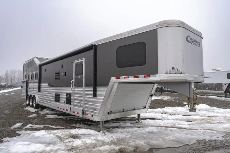 2025 Cimarron Trailers NS4G-156LQSL Horse Trailer