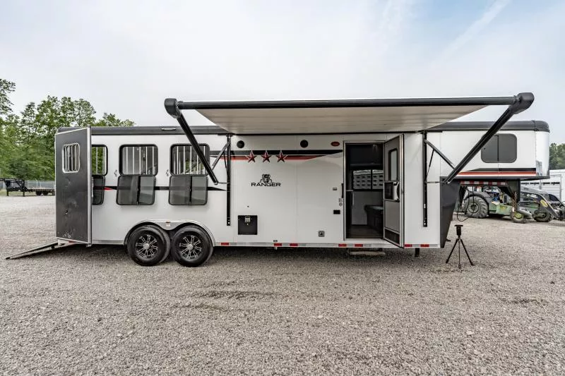 used Horse Trailers Bison Trailers  for sale, in North Jackson, OH Thumbnail 18