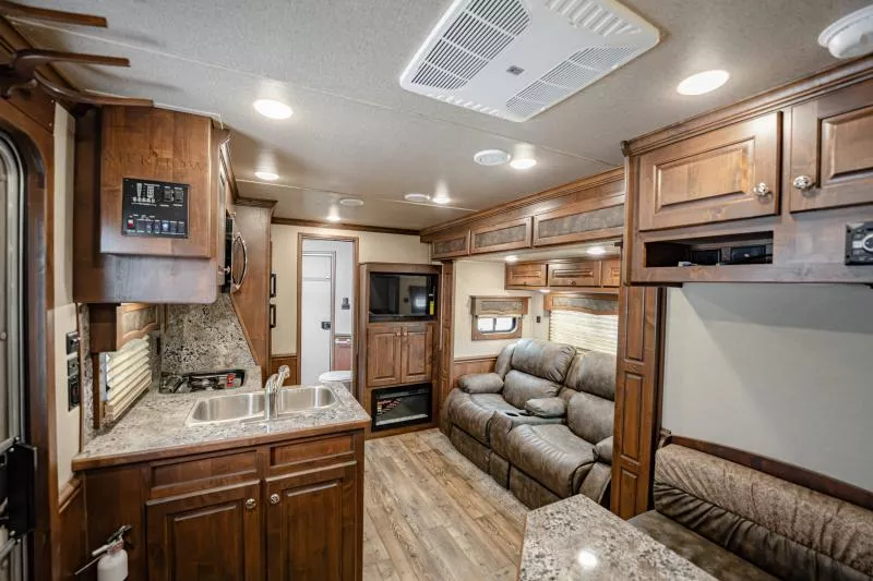 new Horse Trailers Merhow Trailers  for sale, in North Jackson, OH Thumbnail 17