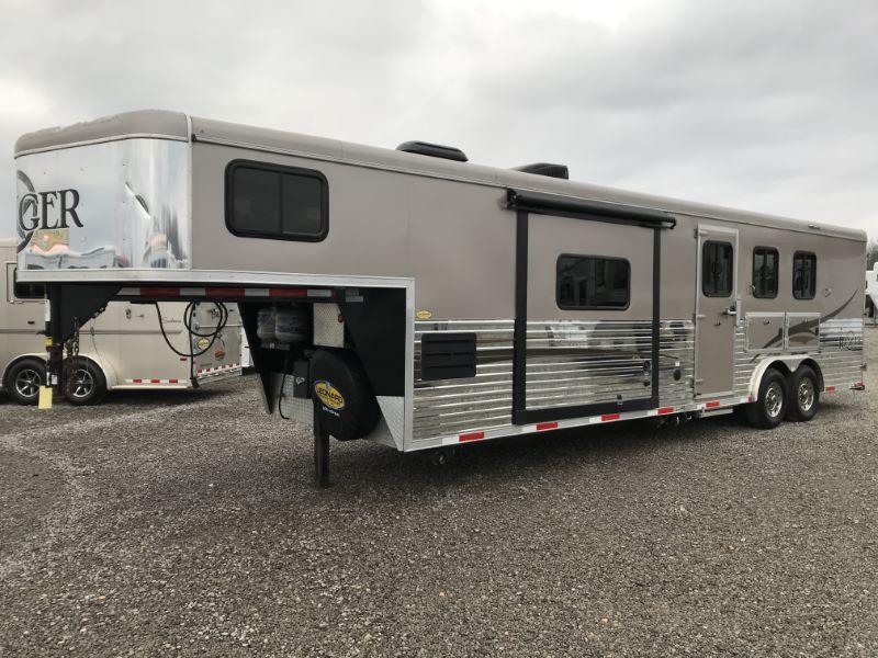 2015 3 HORSE BISON GOOSENECK WITH LIVING QUARTERS 2015 3 HORSE BISON GOOSENECK WITH LIVING QUARTERS