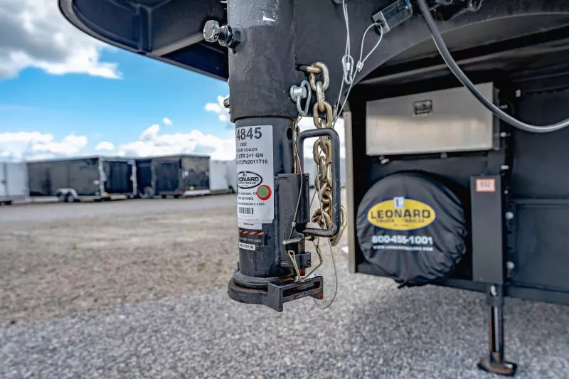 used Horse Trailers Logan Coach  for sale, in North Jackson, OH Thumbnail 4