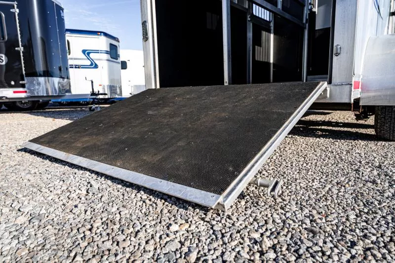 used Horse Trailers Shadow Trailers  for sale, in North Jackson, OH Thumbnail 13