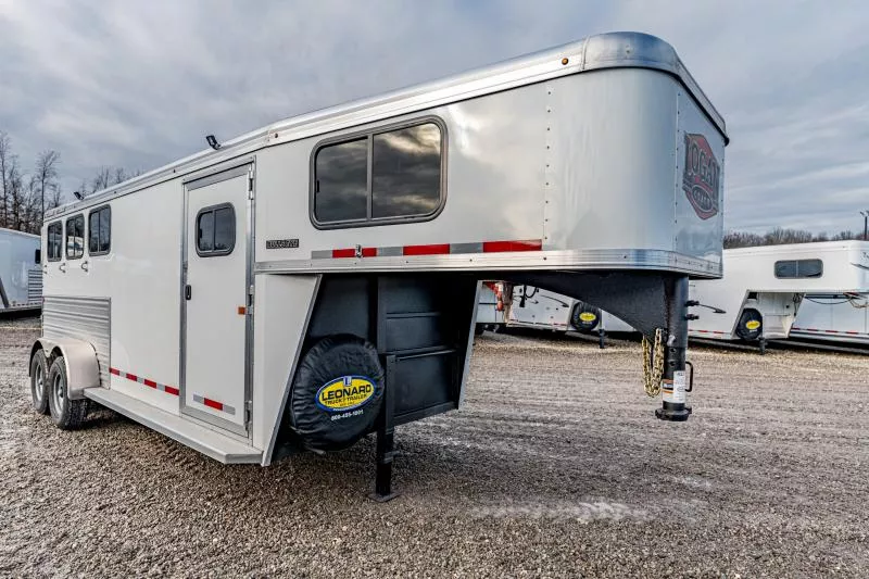 2025 Logan Coach BULLSEYE 3H GN Horse Trailer
