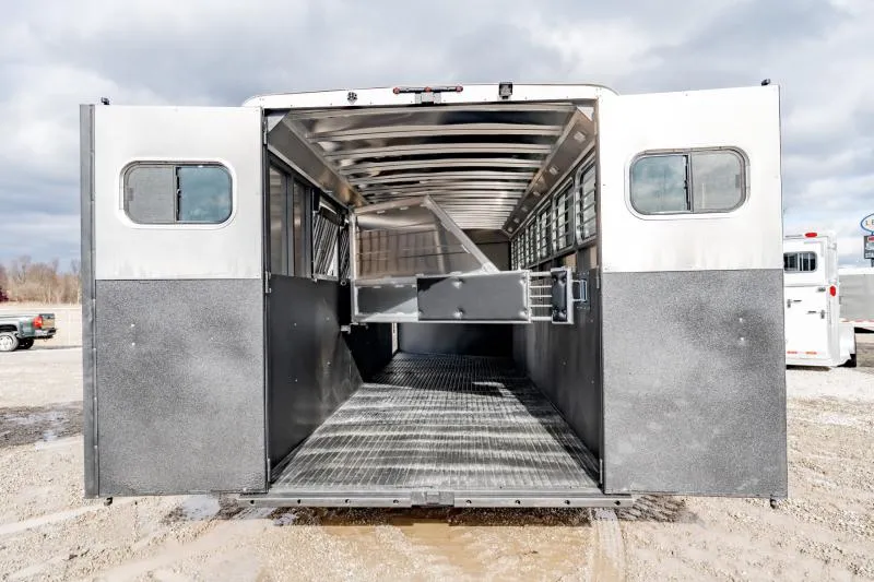 new Horse Trailers Logan Coach  for sale, in North Jackson, OH Thumbnail 14