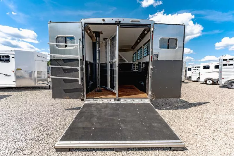 used Horse Trailers Logan Coach  for sale, in North Jackson, OH Thumbnail 14