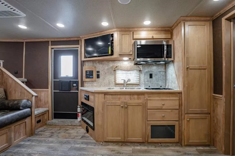 new Horse Trailers Merhow Trailers  for sale, in North Jackson, OH Thumbnail 14