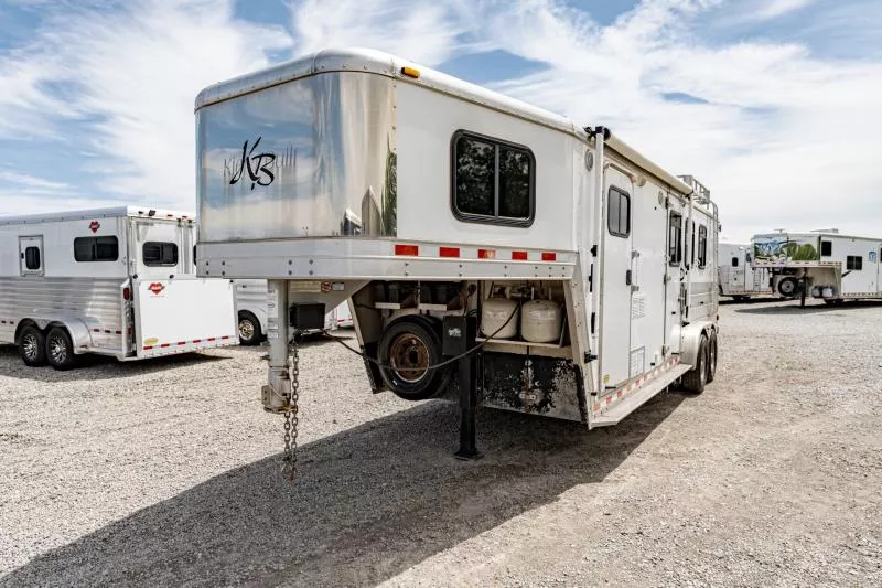 2004 Kiefer Manufacturing 7310LQ GENESIS Horse Trailer