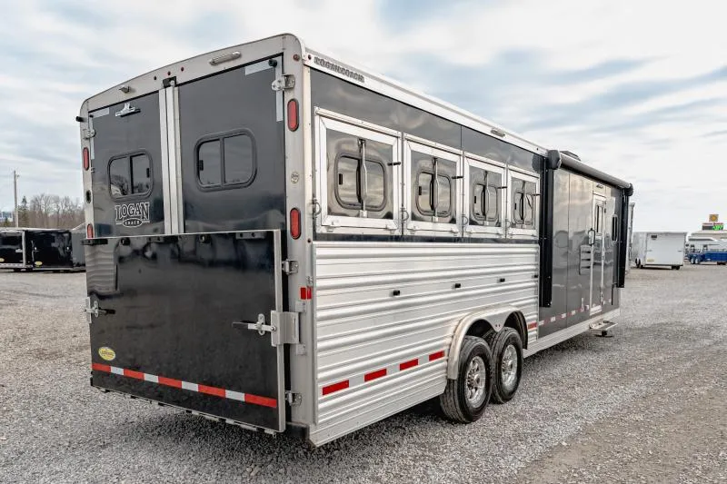 used Horse Trailers Logan Coach  for sale, in North Jackson, OH Thumbnail 7