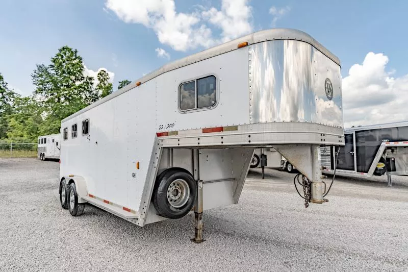 2000 Exiss Trailers GNH Horse Trailer