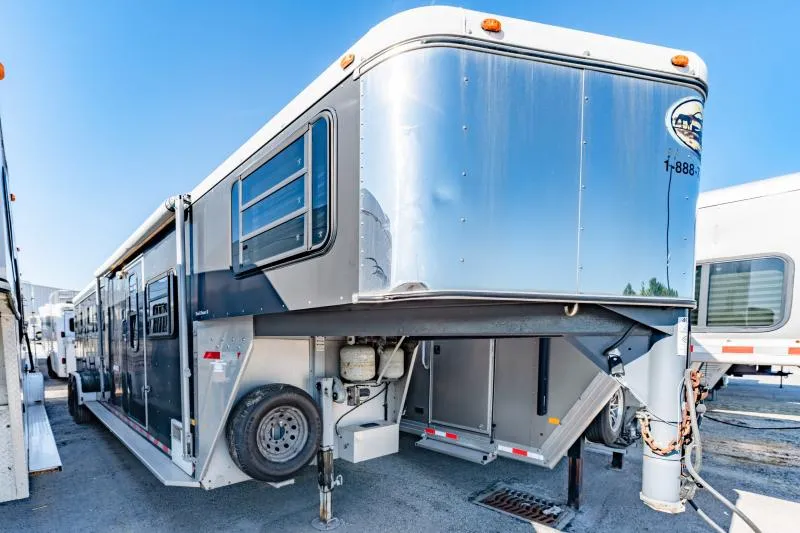 2003 Sundowner Trailers TRAILBLAZER Horse Trailer