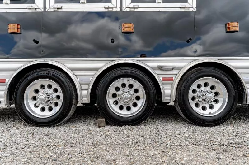 new Horse Trailers Logan Coach  for sale, in North Jackson, OH Thumbnail 35