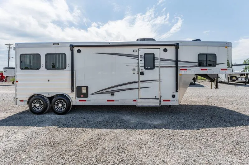 new Horse Trailers Merhow Trailers  for sale, in North Jackson, OH Thumbnail 8