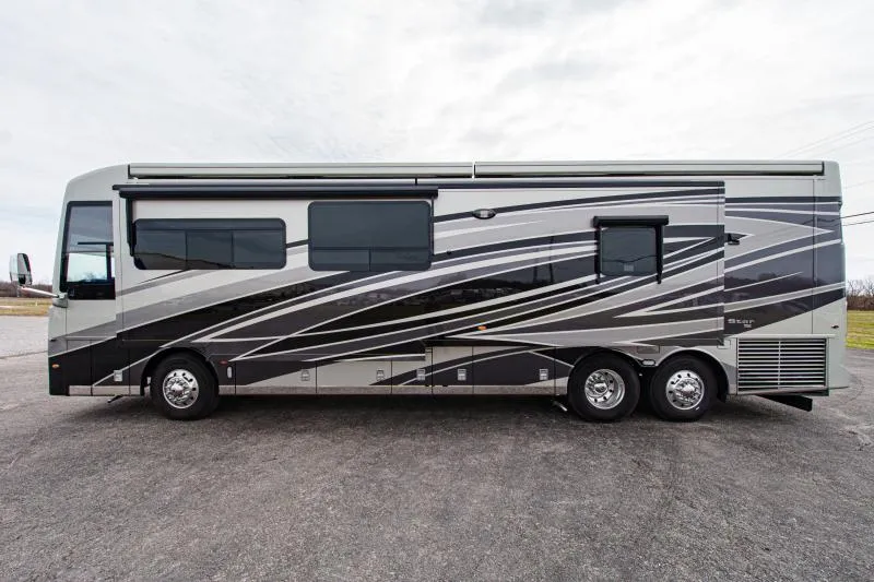 used Travel Trailers Newmar  for sale, in North Jackson, OH Thumbnail 9