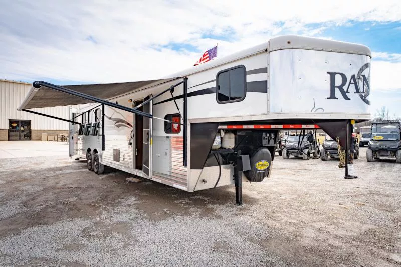 used Horse Trailers Bison Trailers  for sale, in North Jackson, OH Thumbnail 12