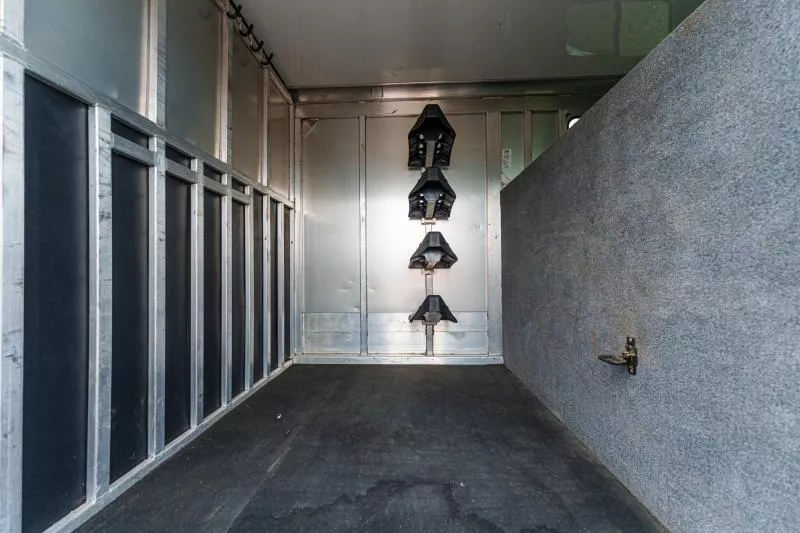 used Horse Trailers Shadow Trailers  for sale, in North Jackson, OH Thumbnail 21