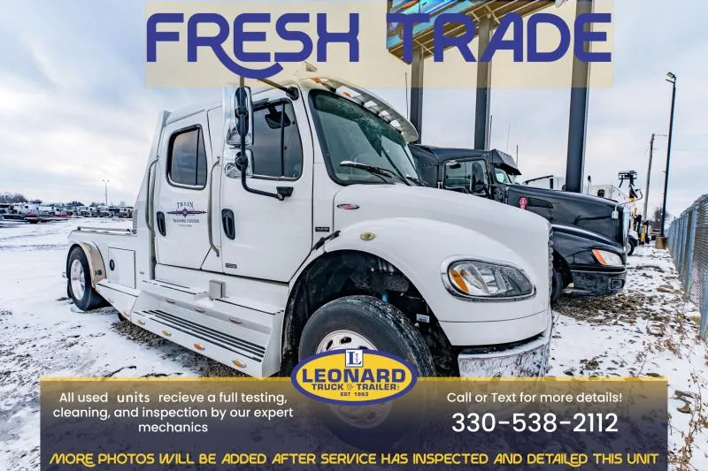 2007 Freightliner M2106 Truck