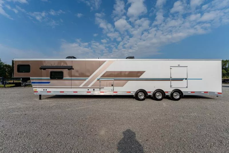 used Toy Haulers Shadow Trailers  for sale, in North Jackson, OH Thumbnail 11