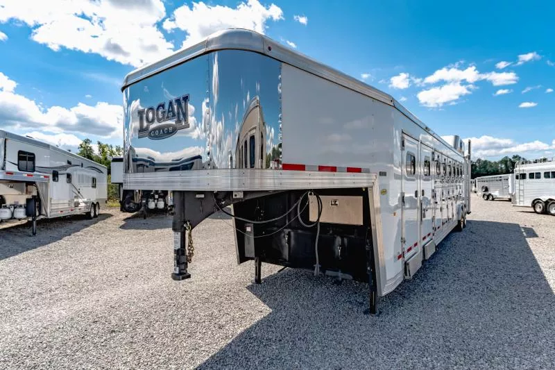 used Horse Trailers Logan Coach  for sale, in North Jackson, OH Thumbnail 2