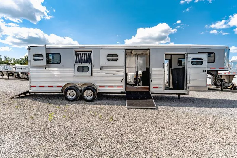 used Horse Trailers Logan Coach  for sale, in North Jackson, OH Thumbnail 13
