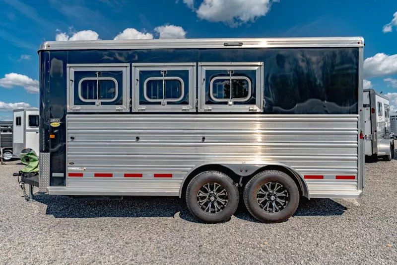used Horse Trailers Logan Coach  for sale, in North Jackson, OH Thumbnail 10